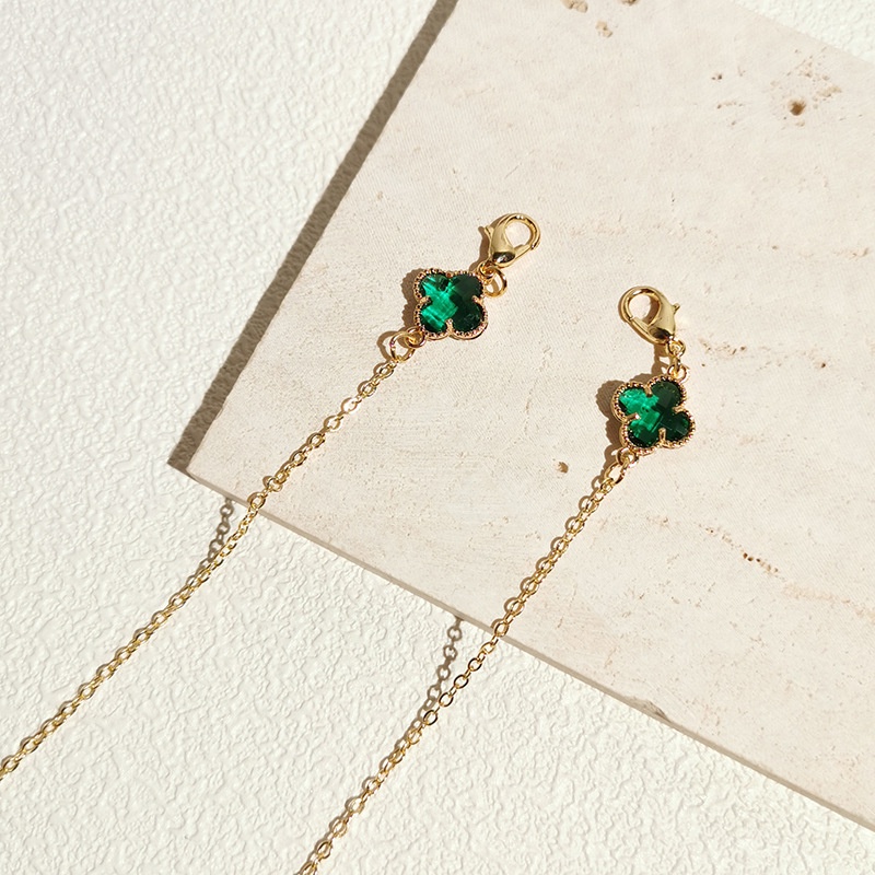 Dây Đeo Mắt Kính Gắn Đá Quý Cỏ Bốn Lá Màu Xanh Lá Thiết Kế Chính Hãng Đa Năng