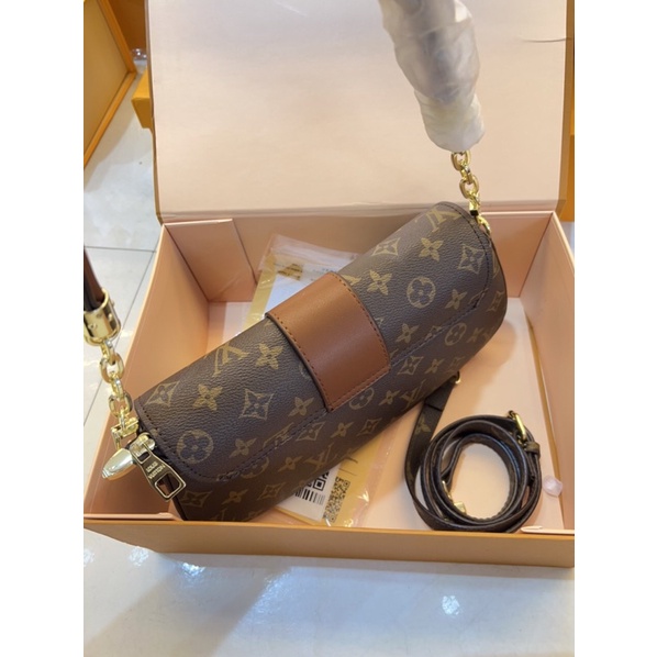Túi LV bag kẹp nách