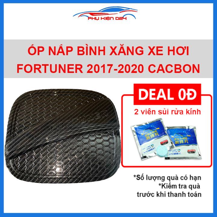 Ốp nắp bình xăng Fortuner 2017-2020 vân cacbon chống trầy trang trí ô tô