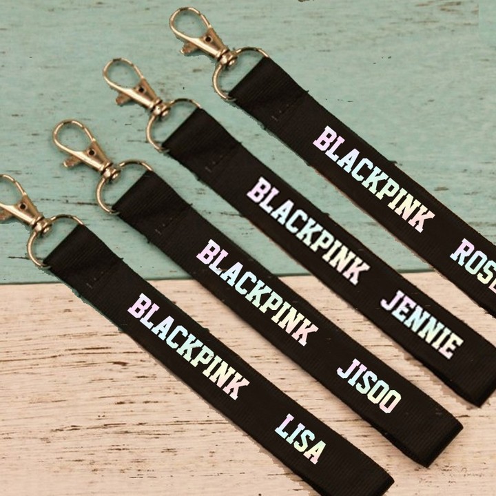 ( Mẫu 2)- Móc khóa Nametag BP Lisa Jisoo Jennie Rose strap đeo  balo treo điện thoại tiện ích xinh xắn dễ thương