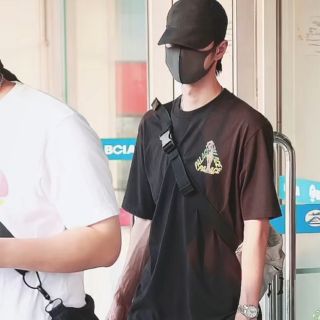 Áo Thun Đen Vương Nhất Bác, Wang Yibo