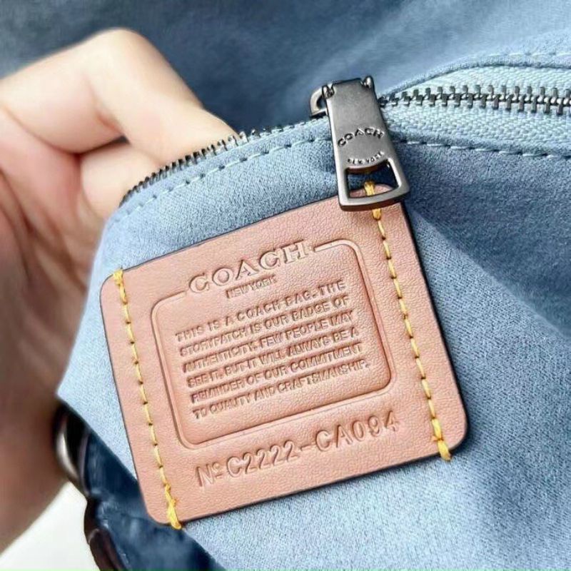 Túi COACH Willow Saddle có 5 màu