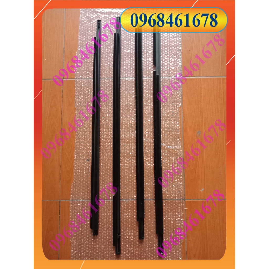 NẸP CHÂN KÍNH NGOÀI ALTIS 02-07, COROLLA J / Nẹp chân kính