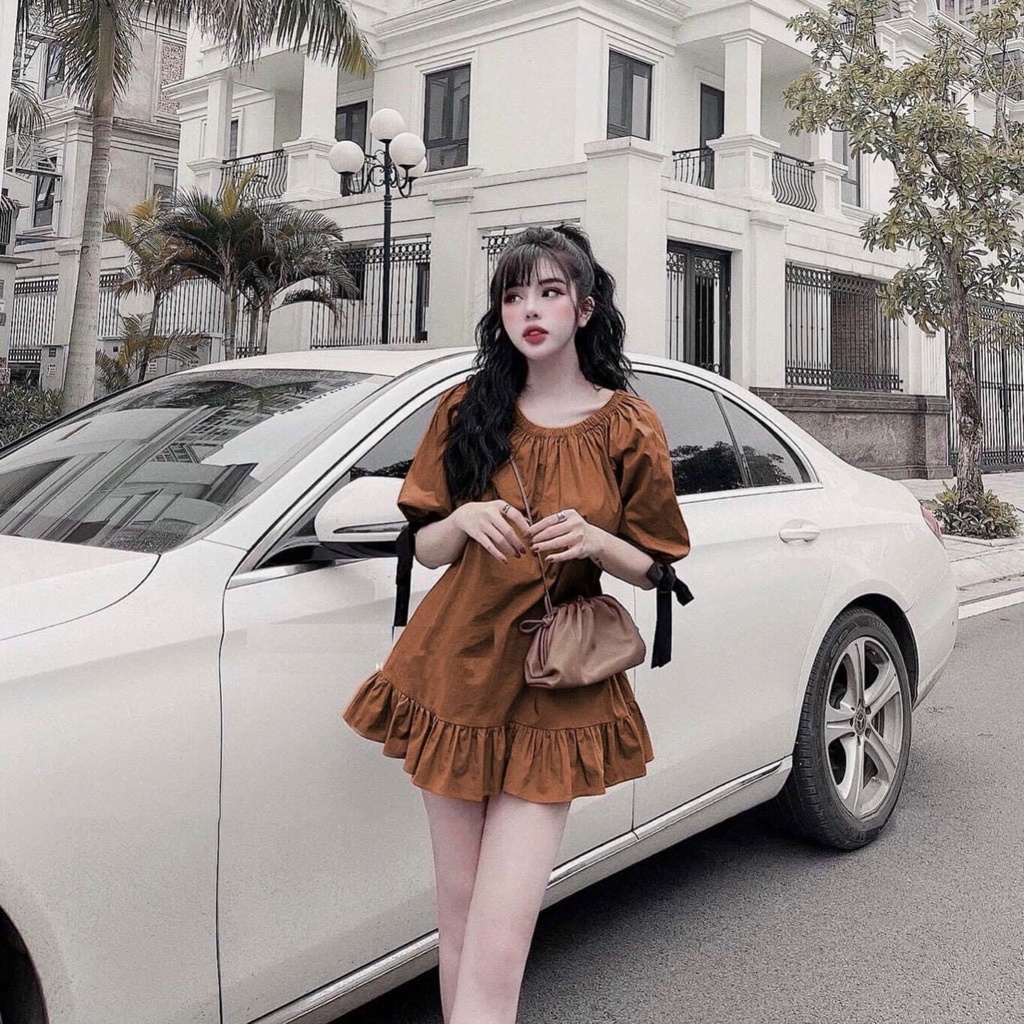 đầm đuôi xếp ly xòe nhẹ cổ tròn ngắn tay