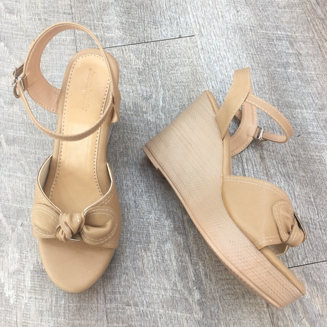 Sandal đế xuồng