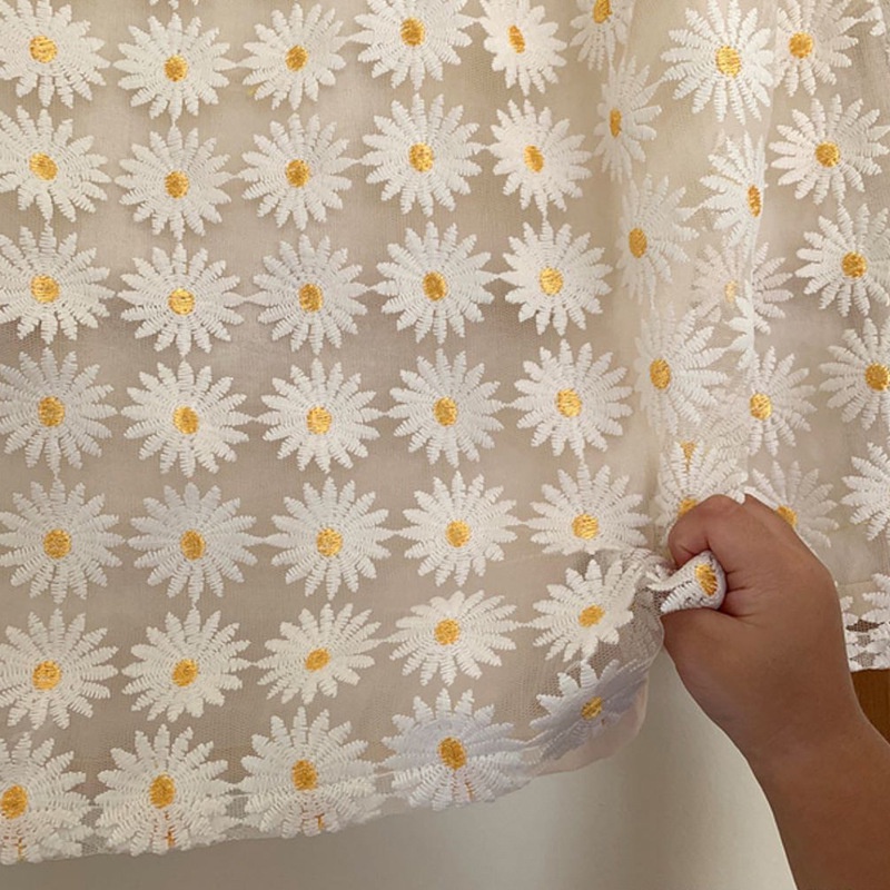 Rèm Che Nắng Ô Tô Hàn Quốc Phối Ren Hình Hoa Cúc Chất Đẹp - Little Bear