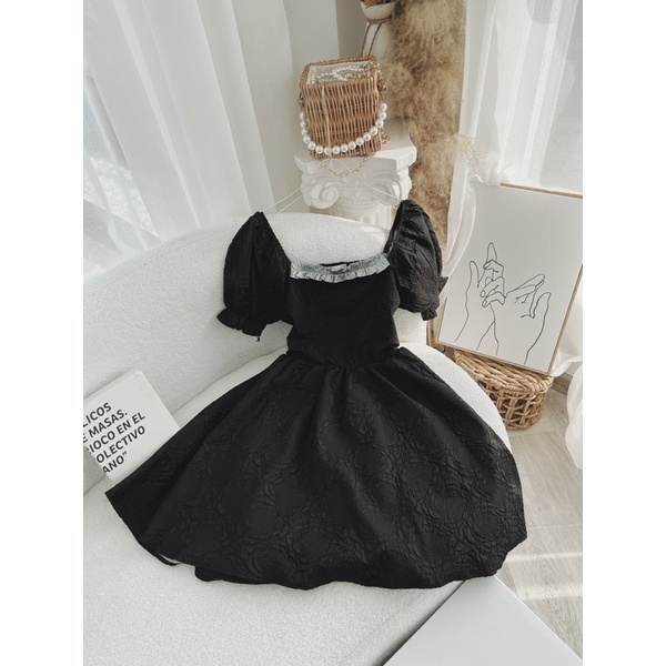 Đầm form babydoll xinh xắn, cổ vuông tay bồng