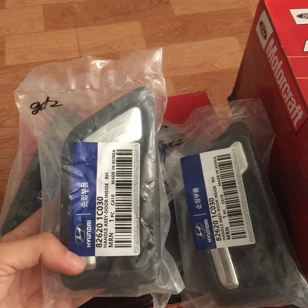 Tay mở cửa trong Huyndai Getz