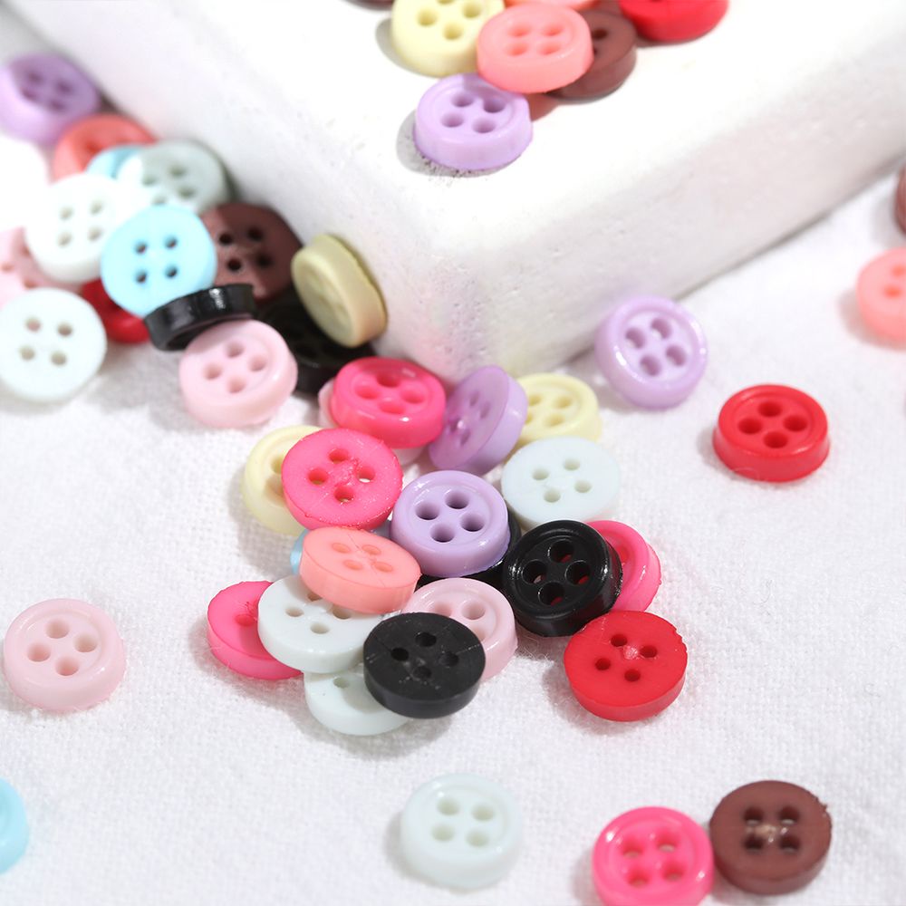 Set 10 / 20 / 50 Nút Nhựa Tròn 6mm 4 Lỗ Nhiều Màu Sắc Dùng May Quần Áo Búp Bê