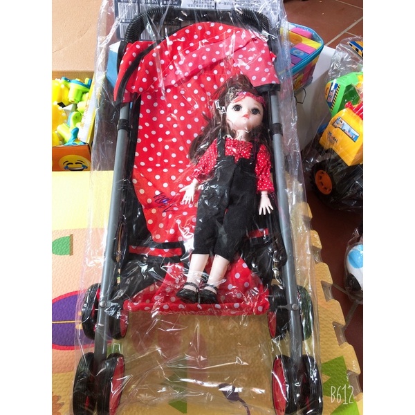 Búp bê có xe đẩy