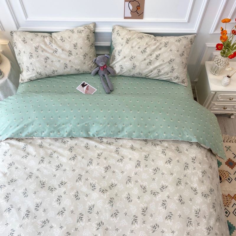 Bộ Chăn Ga Gối Cotton Poly 4 Món Hoa Nhí Xám Nhạt Vintage Decor Hàng Nhập Khẩu
