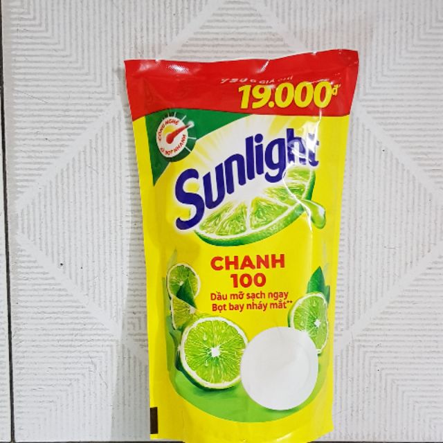 Nước rửa chén hương chanh Sunlight 750g.
