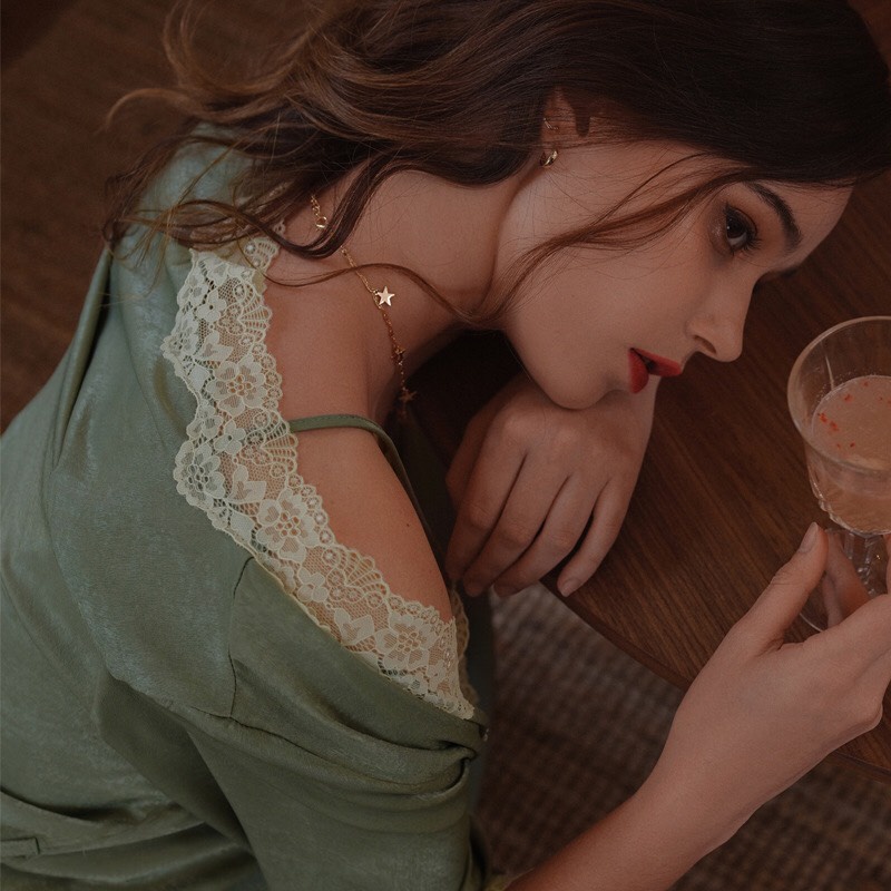 Set váy ngủ lụa xước Tô Châu cao cấp, kèm áo choàng và quần lọt khe siêu hot - Queen.Sexy - VN48