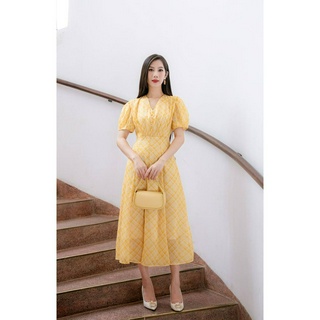 Váy cổ v bổ mảnh khuy bọc-kẻvàng_lalya_d533