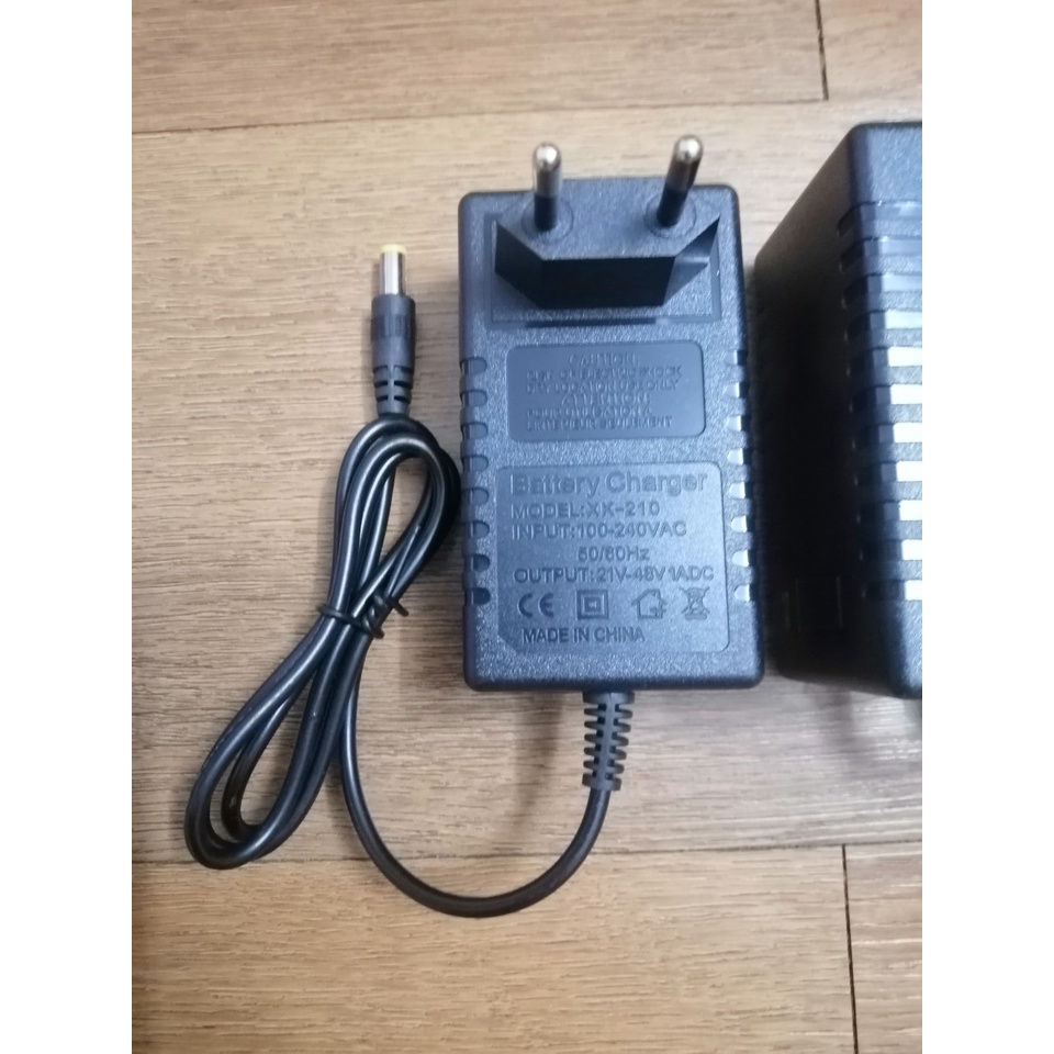 Sạc máy khoan pin Hitachi 21V - 48V (Pin 5 cell)