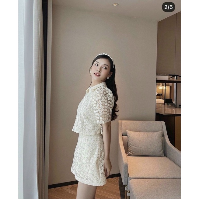 Set áo crop tiểu thư phối ren hoa, chân váy kem