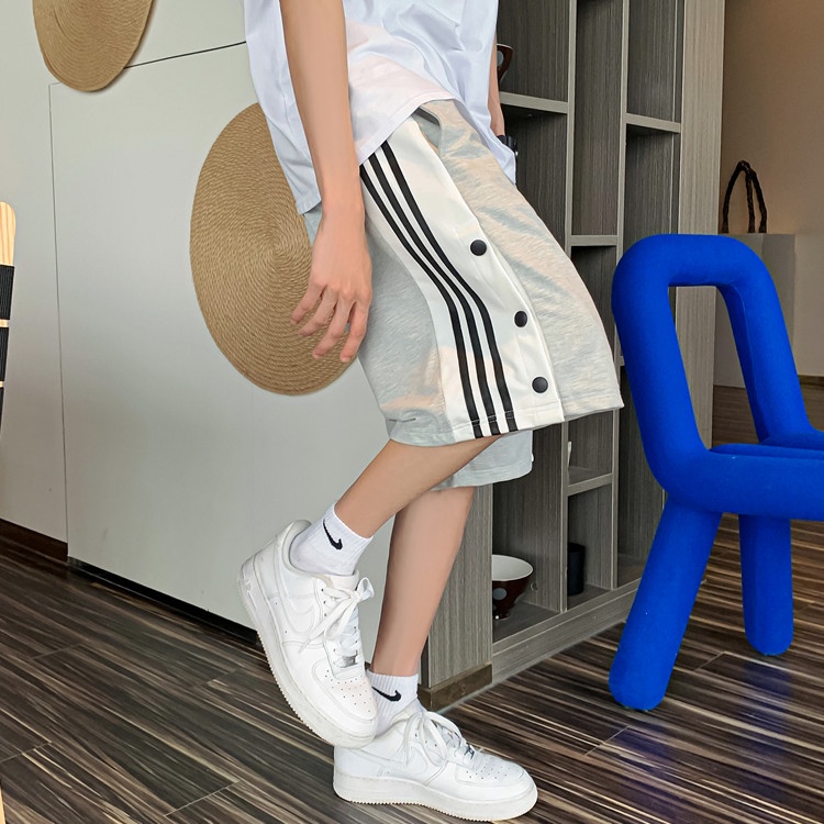 Quần short nam Mavota quần đùi lửng nam mặc nhà thể thao cao cấp phối 3 sọc và cúc poly QS309