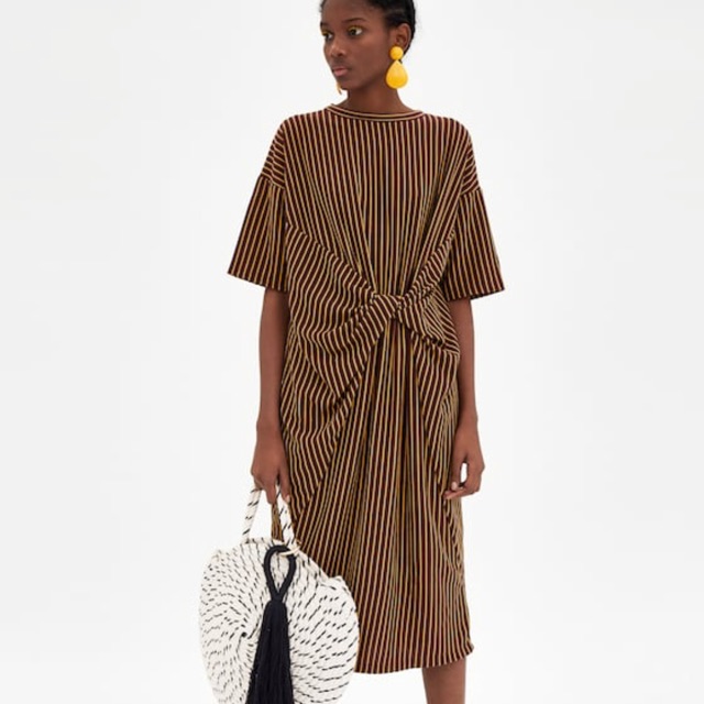 Váy kẻ xoắn eo zara
