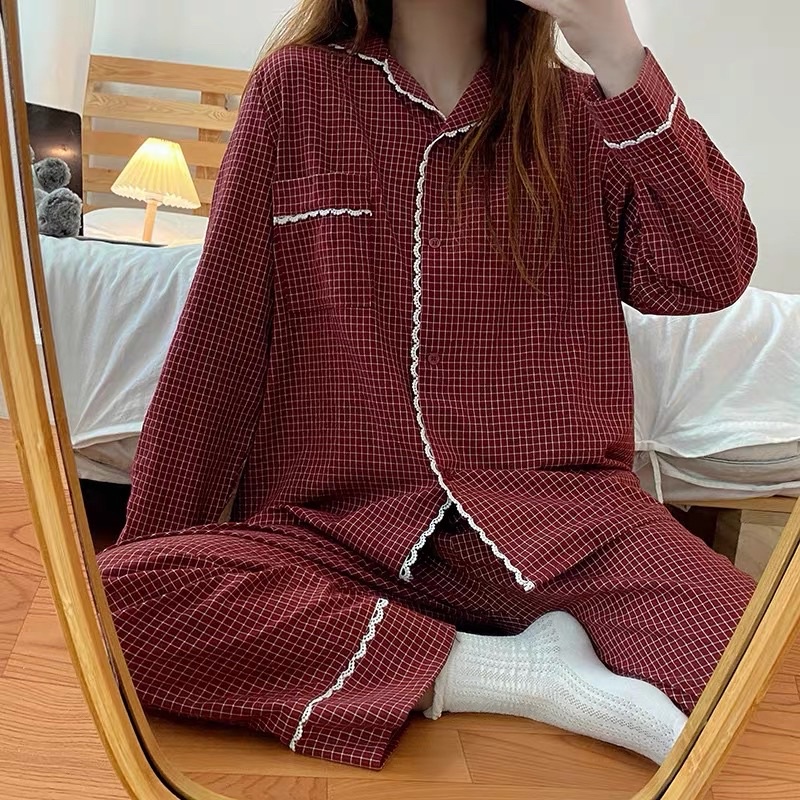 Đồ bộ ngủ Pyjama nữ hoạ tiết sọc caro kèm viền trắng | BigBuy360 - bigbuy360.vn