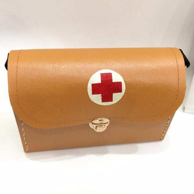 TÚI CỨU THƯƠNG CHỮ THẬP Kích thước 23x16x10cm