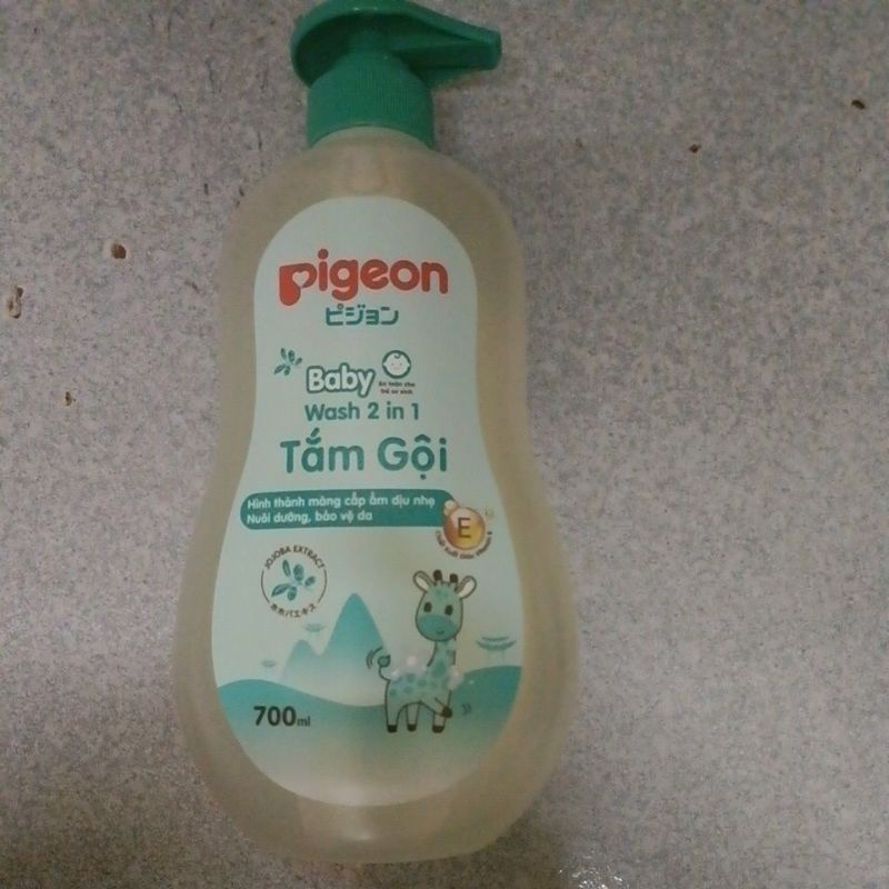 Sữa Tắm gội Pigeon 700ml