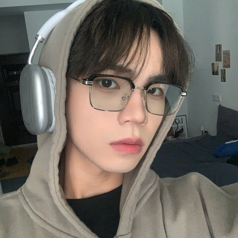 Kính Chống Nắng Nửa Gọng Kim Loại Trong Suốt Chống Ánh Sáng Xanh Thời Trang Mới