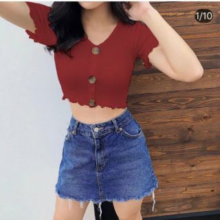 Áo thun gân croptop phối nút lớn( cổ tròn )