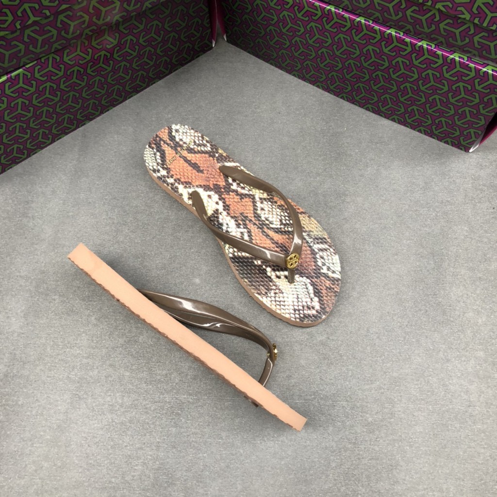 TORY BURCH (T B) Mùa hè mới 2021 dành cho phụ nữ dốc với dép tông đế bằng dép | BigBuy360 - bigbuy360.vn