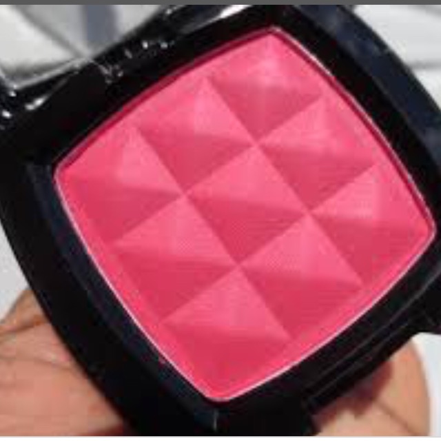Phấn má hồng NYX Powder Blush Red