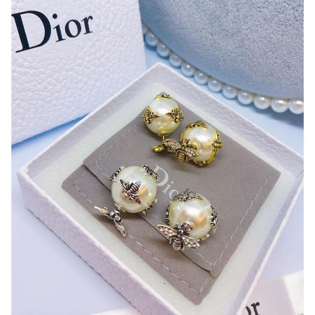 Bông tai ja.dior ong