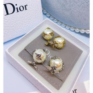 Bông tai ja.dior ong