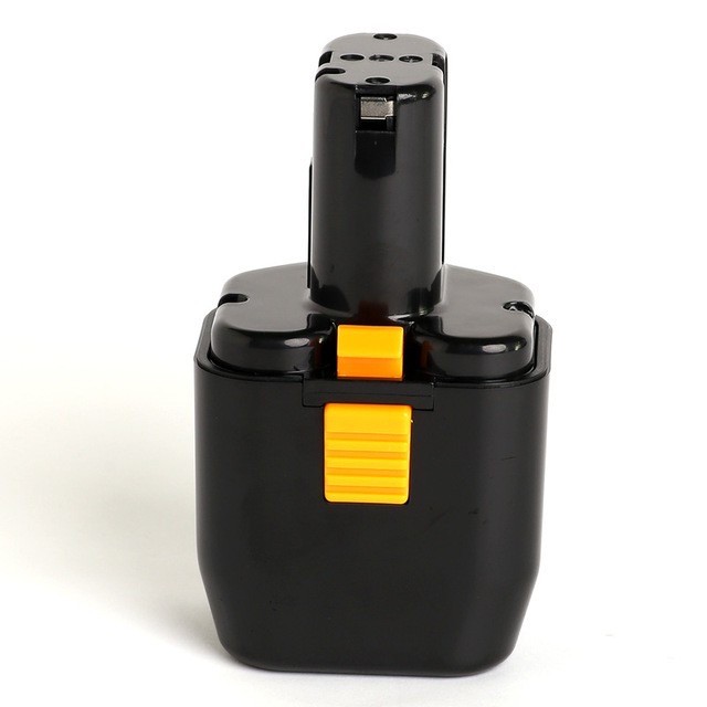 Vỏ pin hitachi 12V chứa được 6 cell pin li-on