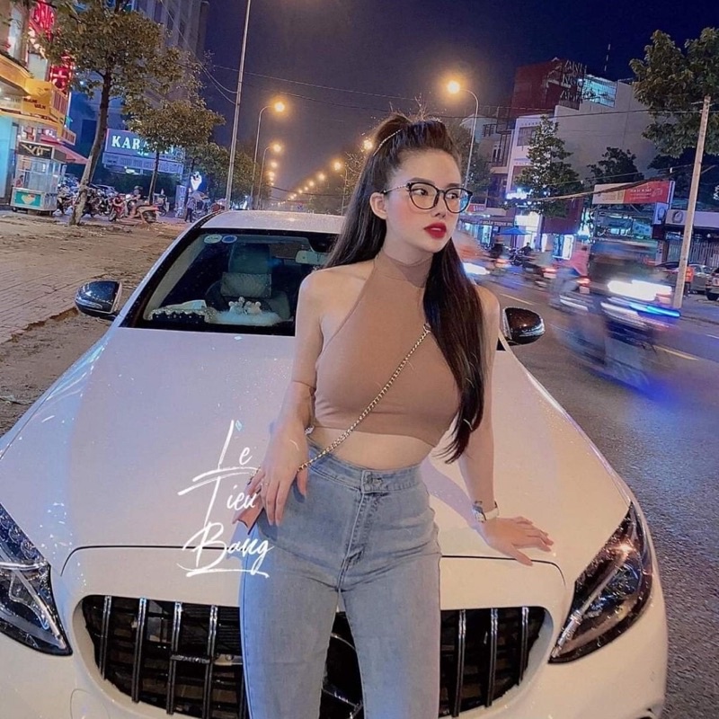 Áo croptop yếm cổ cao cài nút gân tăm hở lưng co giãn