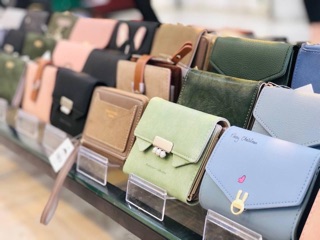 Kệ để ví / bóp mica 3 tầng
