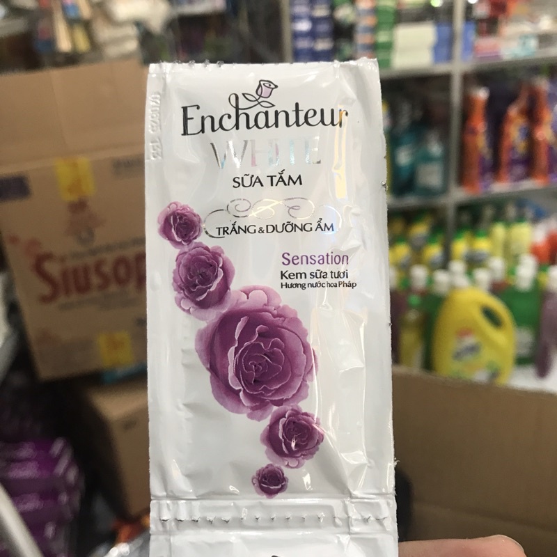 1 Dây Sữa Tắm Enchanteur Sensation 10 Gói