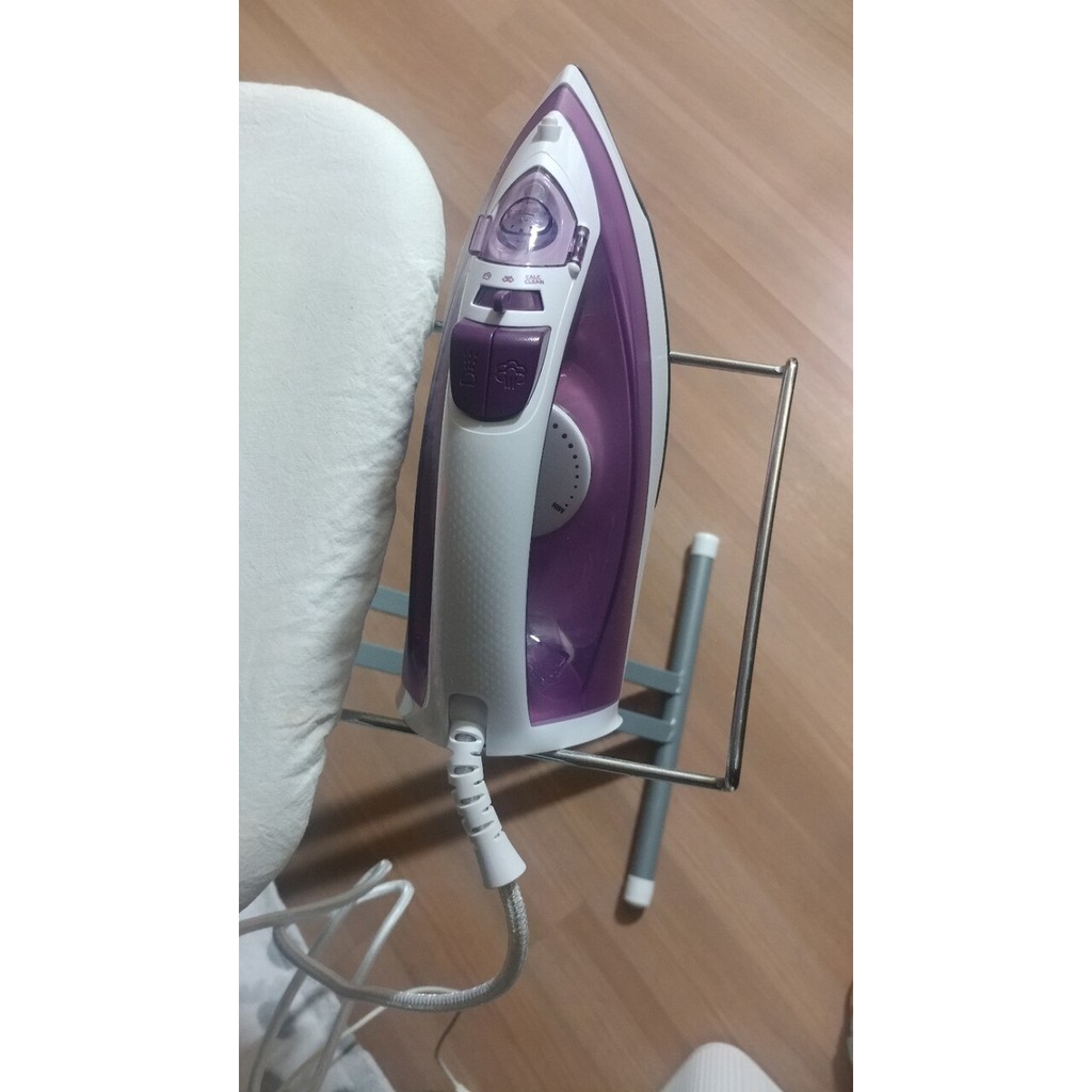 Bàn ủi hơi nước Philips GC1426 Violet