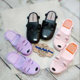 Dép chó mắt híp