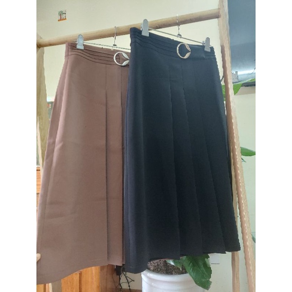 Chân váy công sở , dáng dài, A nhẹ .