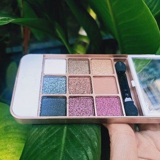 Hộp phấn mắt hình cái điện thoại độc đáo
