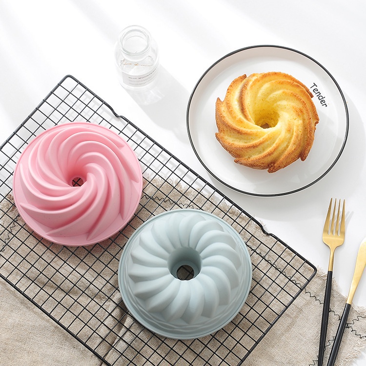 Dụng cụ làm bánh bằng silicon kiểu xoắn ốc kích thước 6 inch