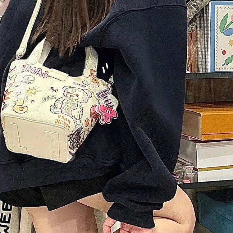 Túi Xách Bucket Đeo Vai Họa Tiết Graffiti Mẫu Mới 2022 Thời Trang Cho Nữ
