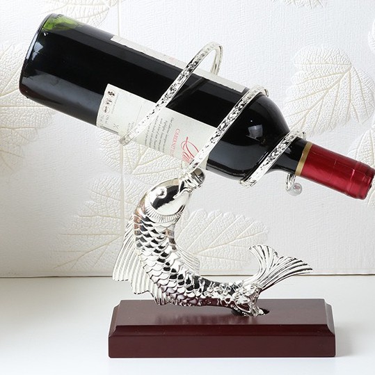 GIÁ ĐỂ CHAI RƯỢU VANG HÌNH CÁ CHÉP MAY MẮN