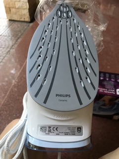 Bàn ủi hơi nước Philips GC2676