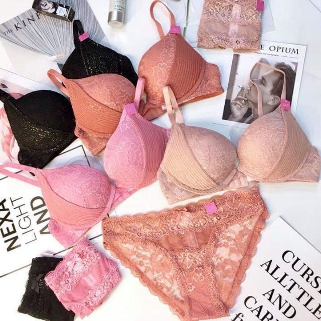 Vicky ánh nhũ siêu đẩy