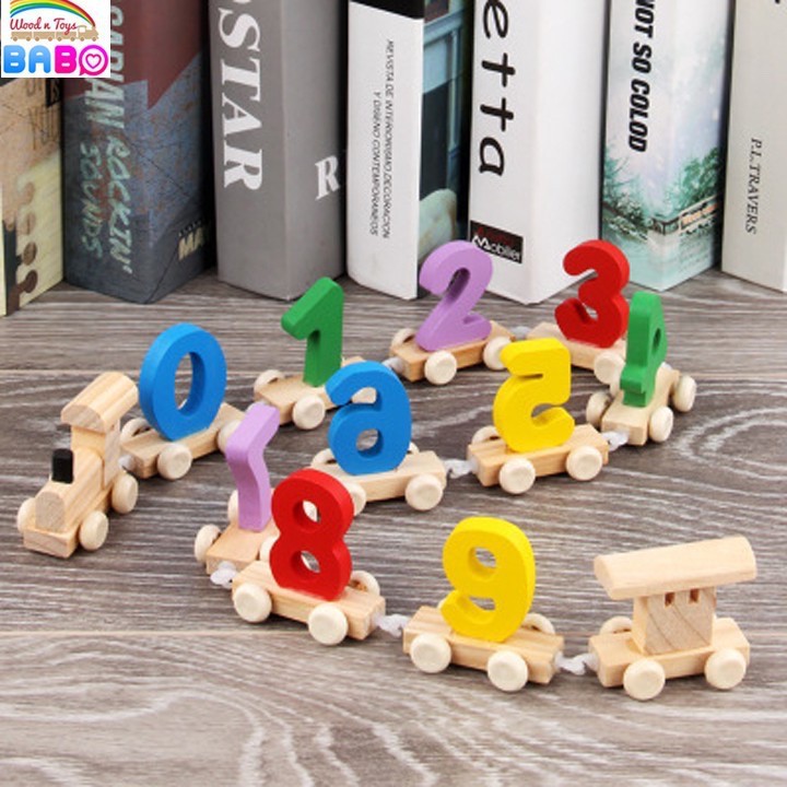 Đoàn tàu chở số bằng gỗ cho bé