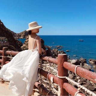 Thanh ký váy maxi đi biển hở lưng sang chảnh