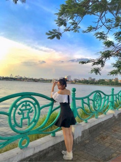 Váy trễ vai đuôi cá dáng xoè pass