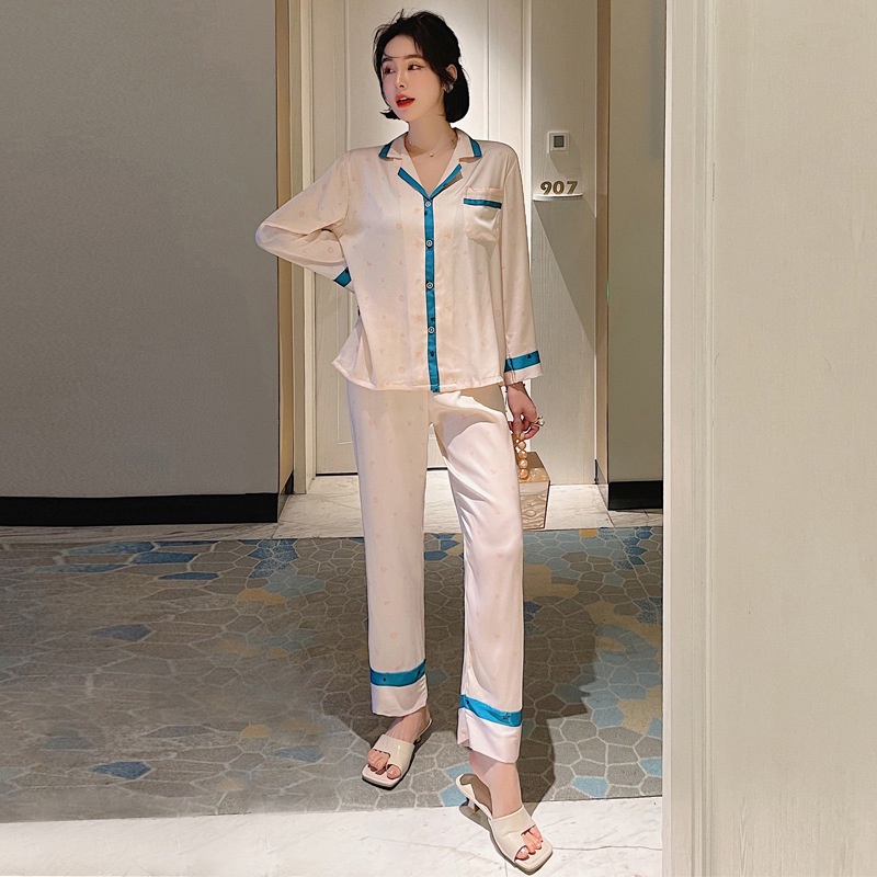 Bộ đồ ngủ tay dài chất liệu lụa mỏng nhẹ màu trơn thời trang mùa xuân xinh xắn cho nữ