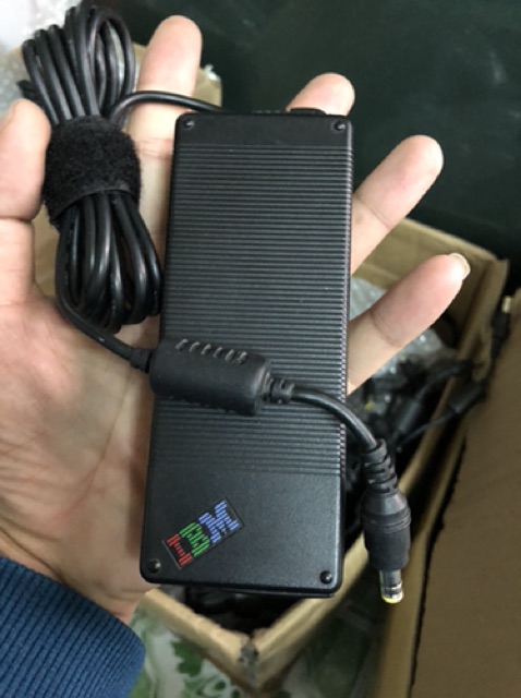 Sạc 16v 4.5a ibm cũ zin theo máy
