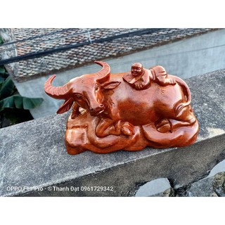 Tượng Trâu gỗ hương30cm